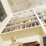 Gli italiani preferiscono i libri cartacei: i dati sulle abitudini di lettura