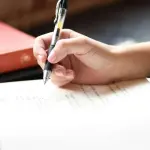 Accelerare o accellerare: come si scrive? La grafia corretta