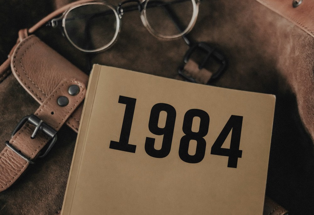 La frase di George Orwell tratta da 1984: il bisogno di essere compresi