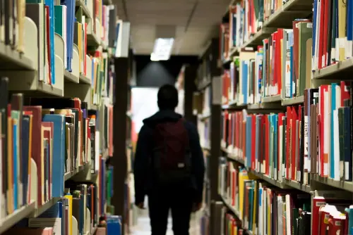 Torna ioleggoperché, il progetto per donare libri alle scuole: al via la nona edizione