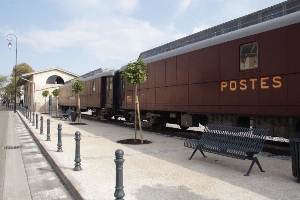 La Caverne aux Livres: la libreria in Francia sul treno non più utilizzato