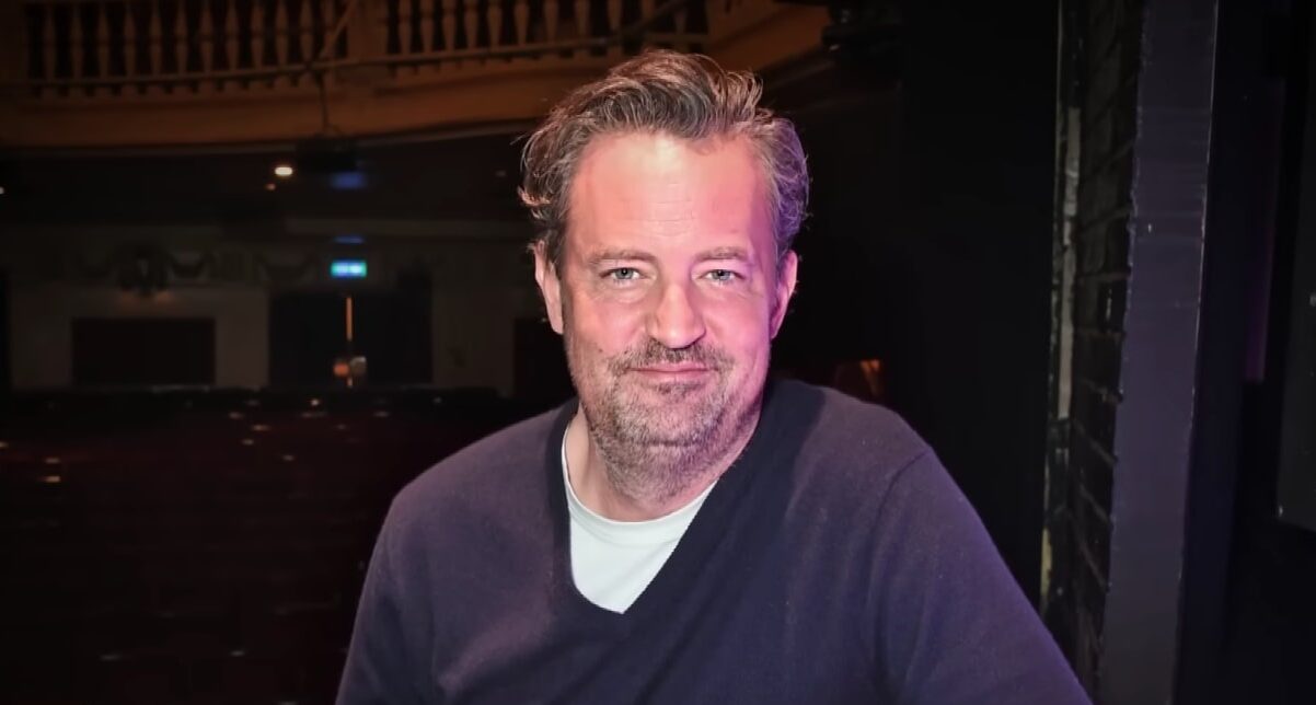 Matthew Perry: Una Vita di Successo e il Suo Contributo Indimenticabile a 'Friends'