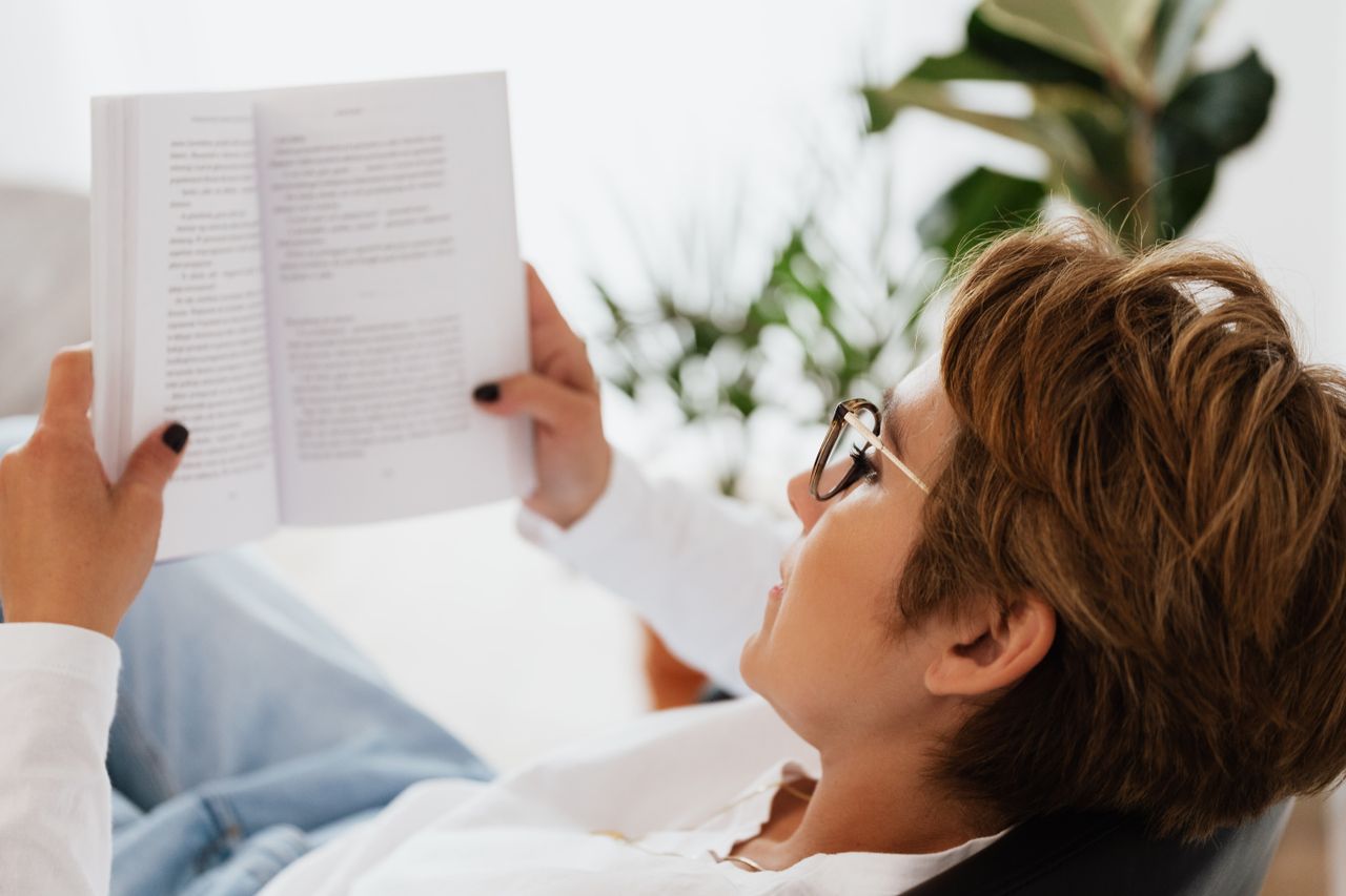 Leggere per uscire dalla propria routine: quando un libro apre una porta sul mondo